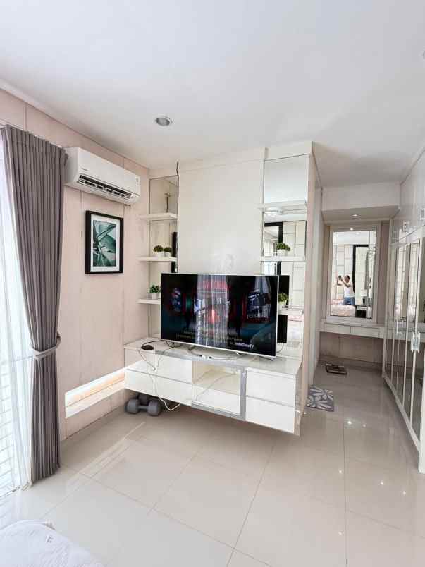 dijual rumah palm beach