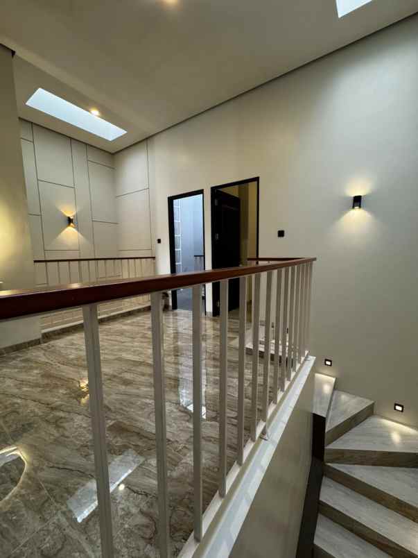 dijual rumah pamulang estate