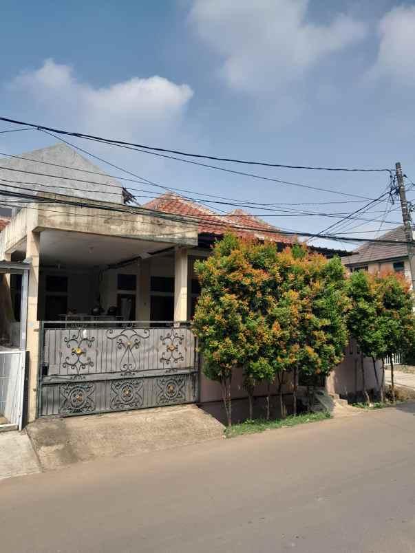 dijual rumah paninggilan
