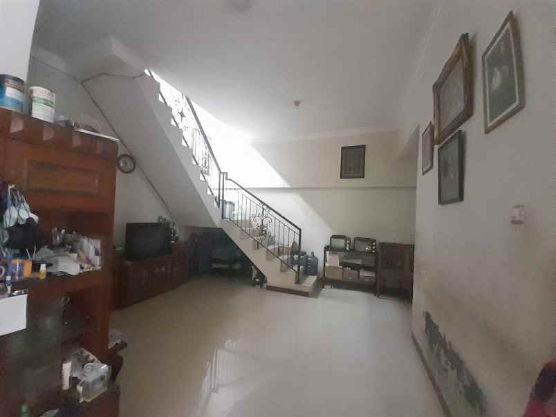 dijual rumah paninggilan