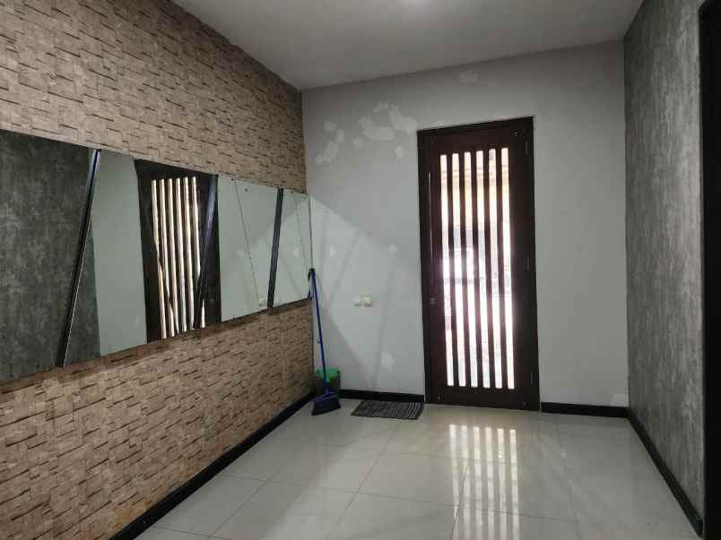 dijual rumah pantai mentari