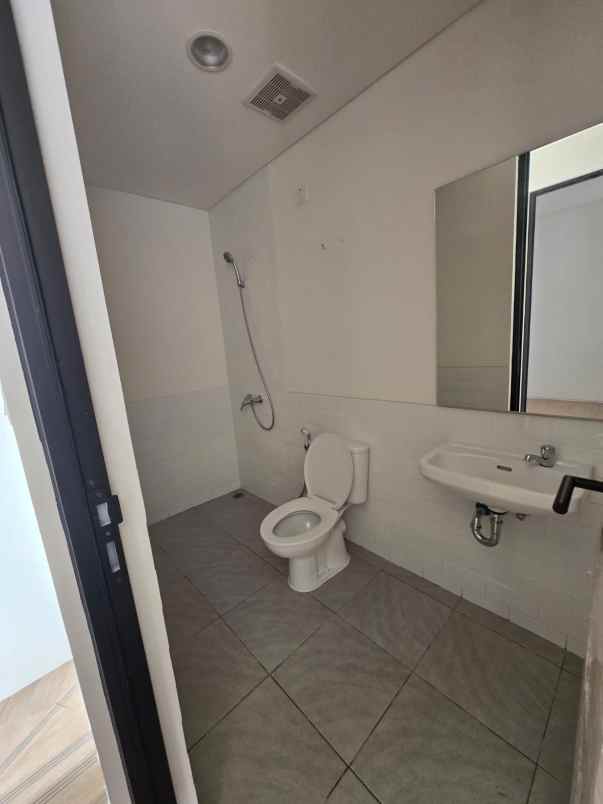 dijual rumah park serpong