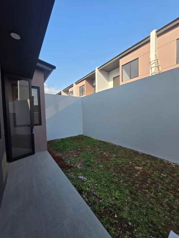 dijual rumah park serpong