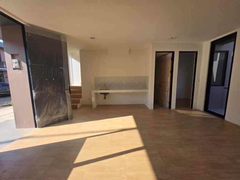 dijual rumah park serpong