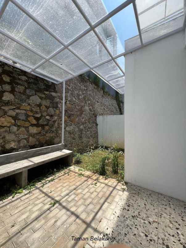 dijual rumah parongpong