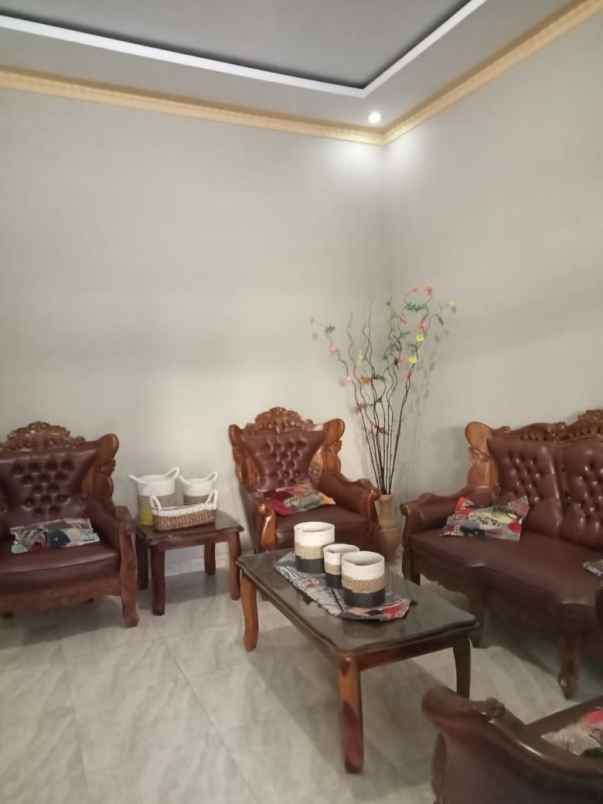 dijual rumah pasar potorono