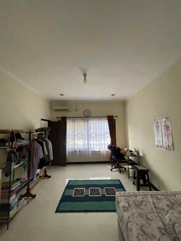 dijual rumah pasar rebo