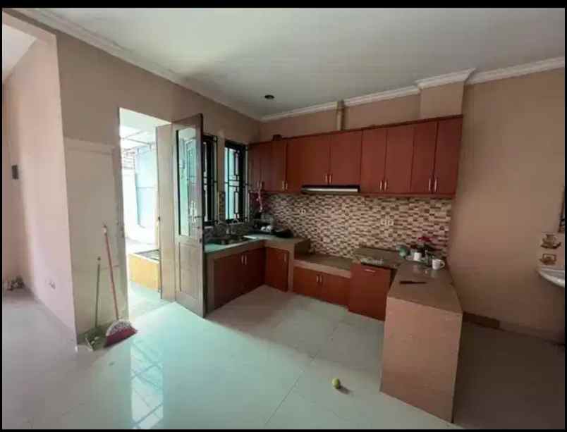 dijual rumah pekayon