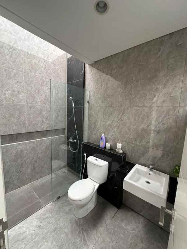 dijual rumah pelican hill citraland