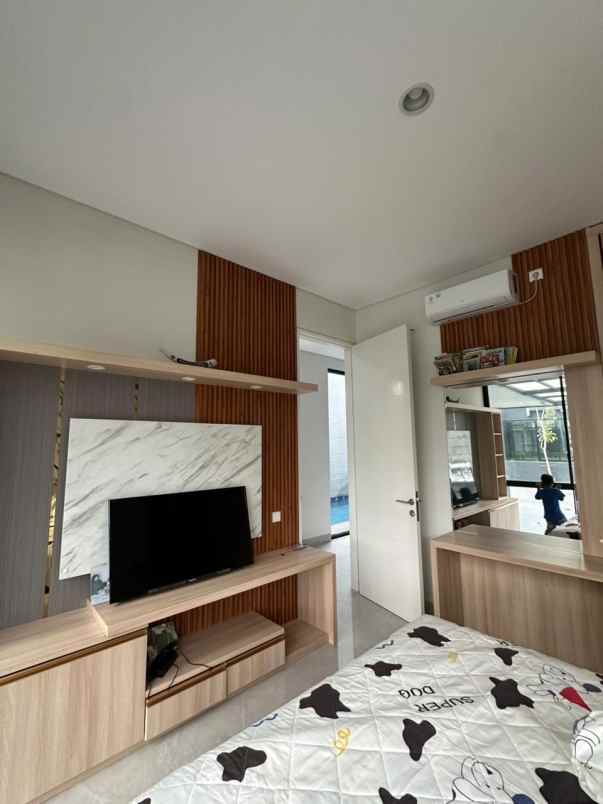 dijual rumah pelican hill citraland