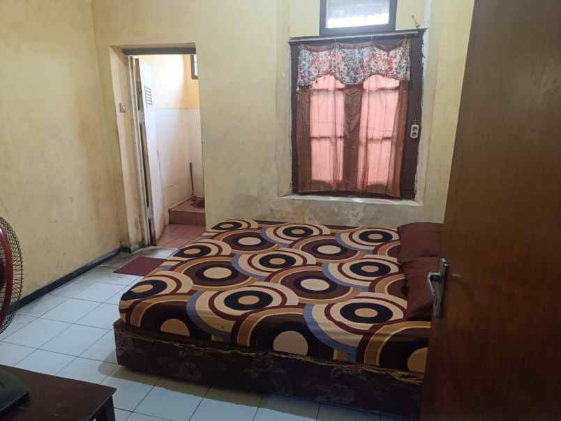 dijual rumah peneleh