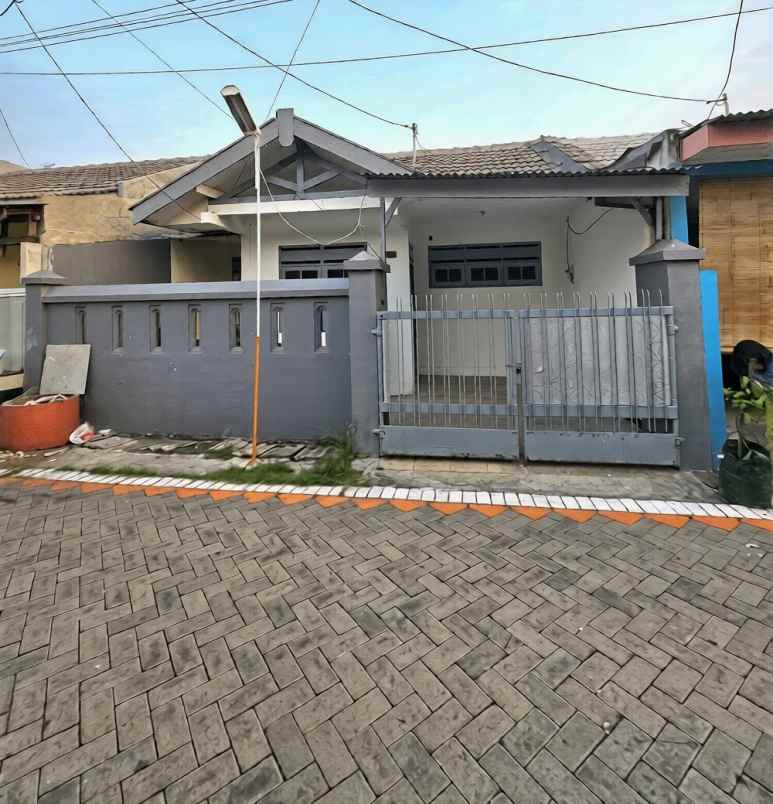 dijual rumah permai waru