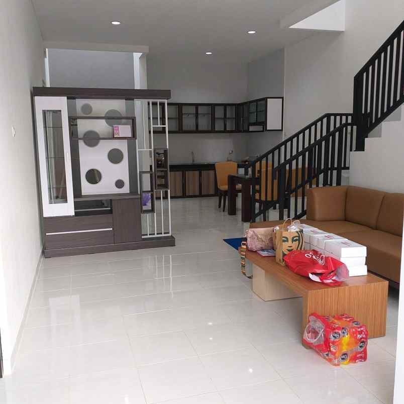 dijual rumah permata safira