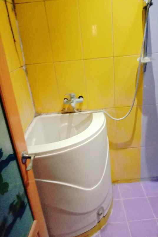 dijual rumah perum villa aster srondol