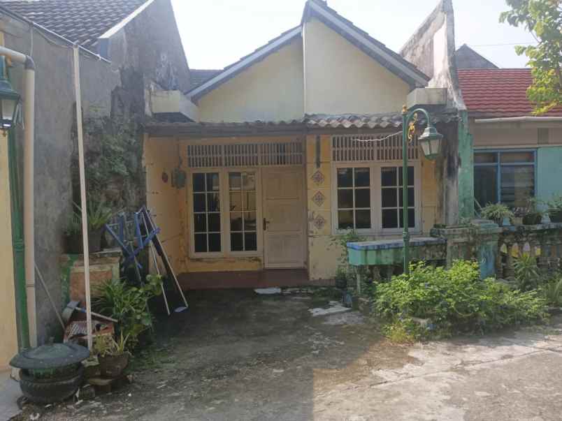 dijual rumah perumahan belang wetan