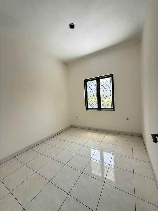 dijual rumah perumahan buana hilltop