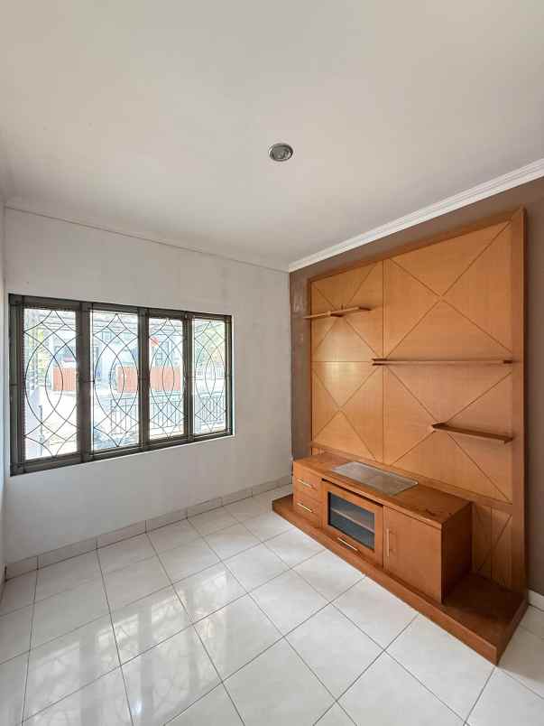 dijual rumah perumahan buana hilltop