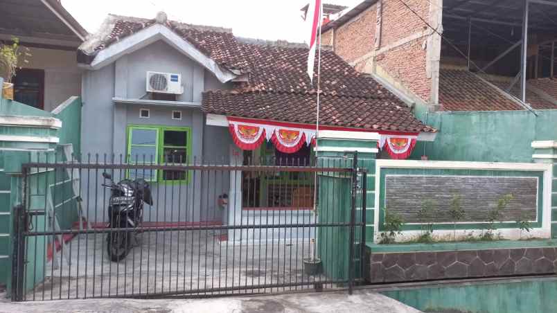 dijual rumah perumahan citra persada