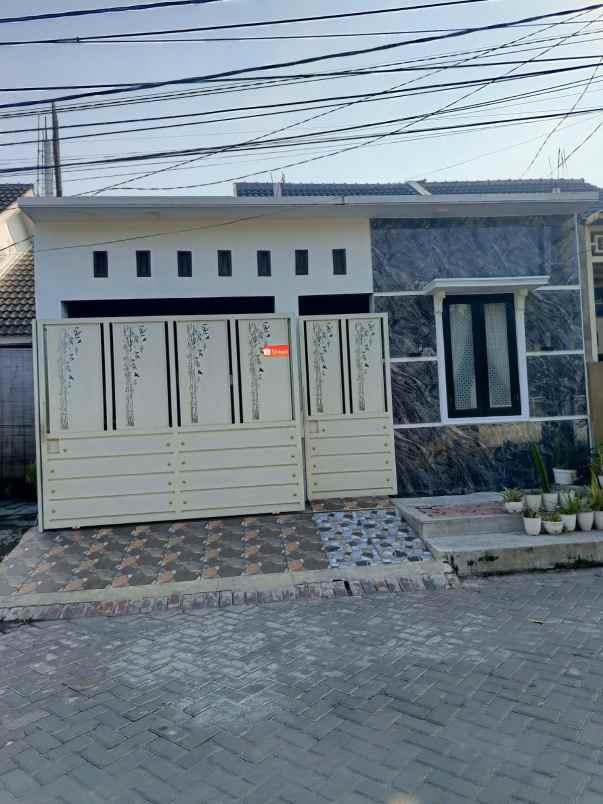 dijual rumah perumahan graha indraprasta
