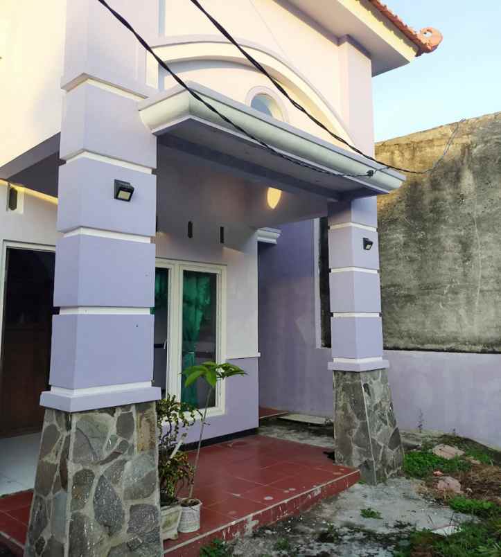 dijual rumah perumahan istana candi mas