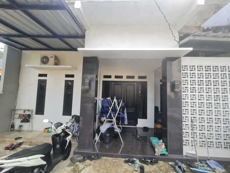 dijual rumah perumahan lembah pinus