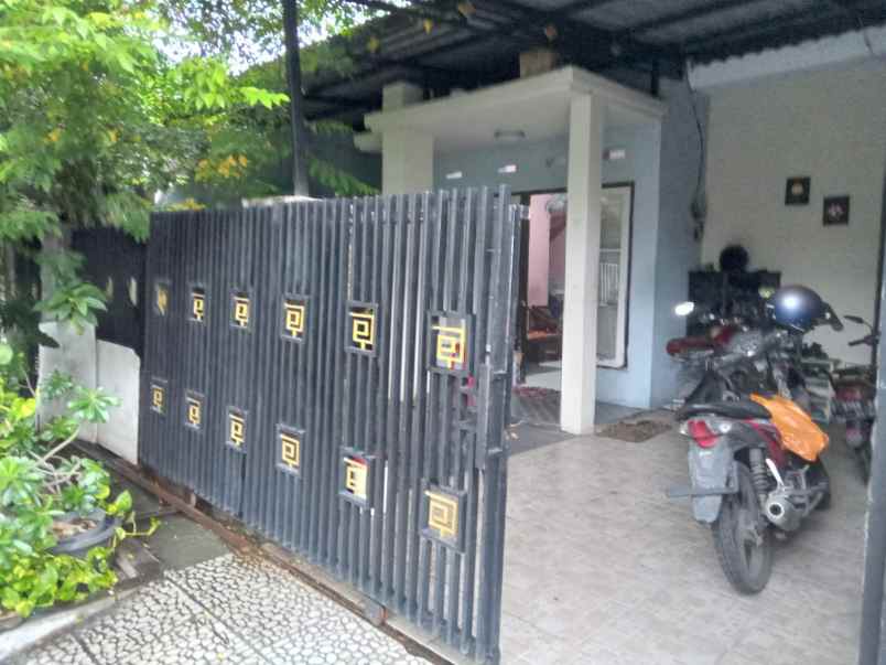 dijual rumah perumahan surya residence