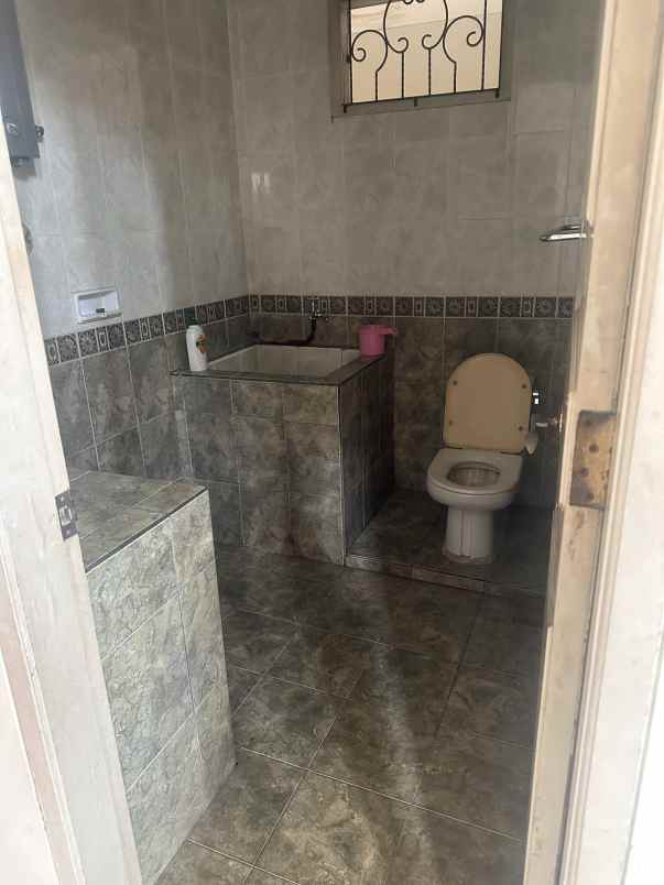 dijual rumah perumahan taman yasmin