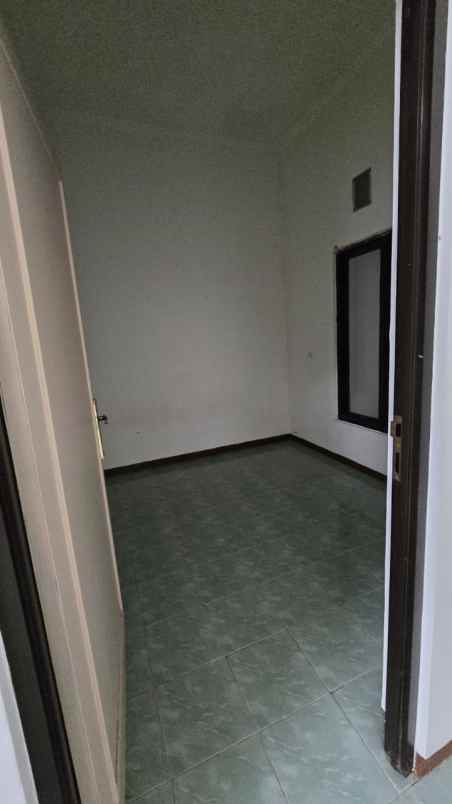 dijual rumah perumahan tirtasani