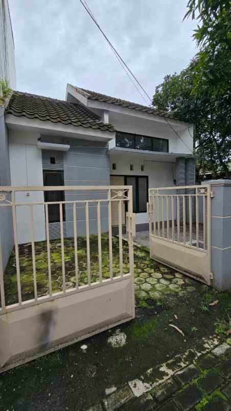 dijual rumah perumahan tirtasani