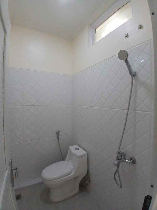 dijual rumah perumnas beji