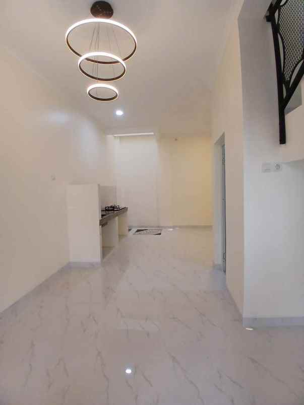 dijual rumah perumnas beji