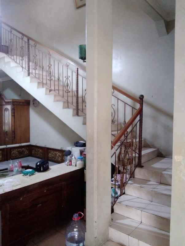 dijual rumah pisangan