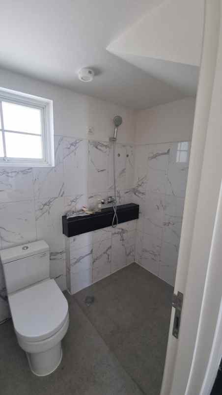 dijual rumah podomoro boulevard