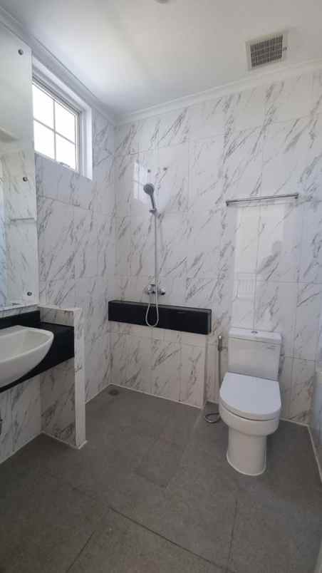 dijual rumah podomoro boulevard