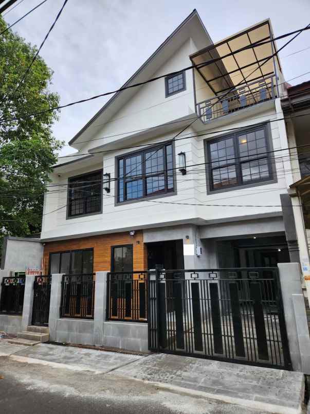 dijual rumah pondok bambu