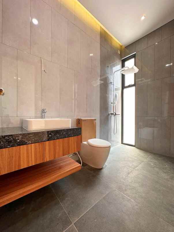 dijual rumah pondok bambu