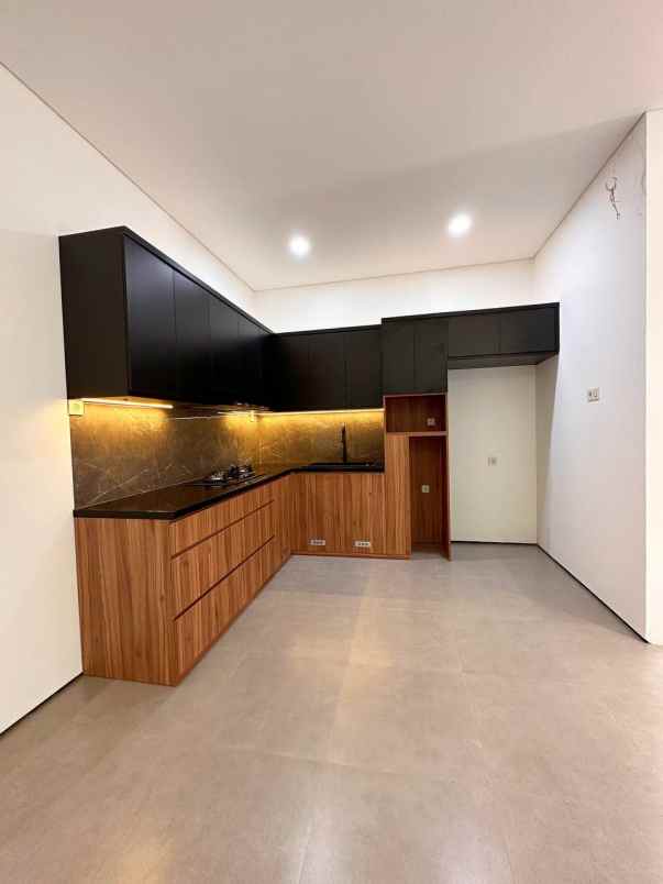 dijual rumah pondok bambu