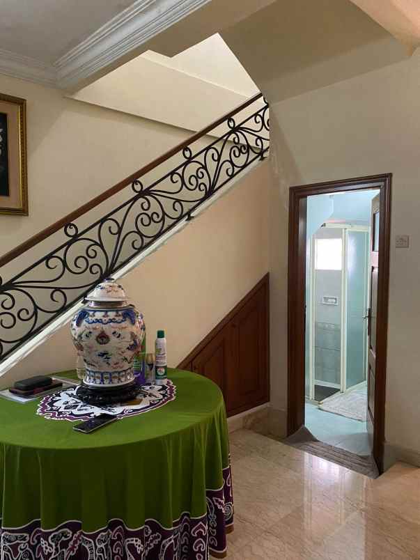 dijual rumah pondok indah