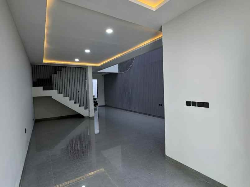 dijual rumah pondok indah kebayoran