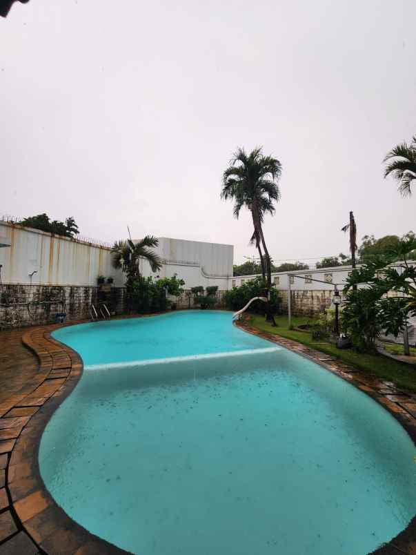 dijual rumah pondok indah tangerang selatan