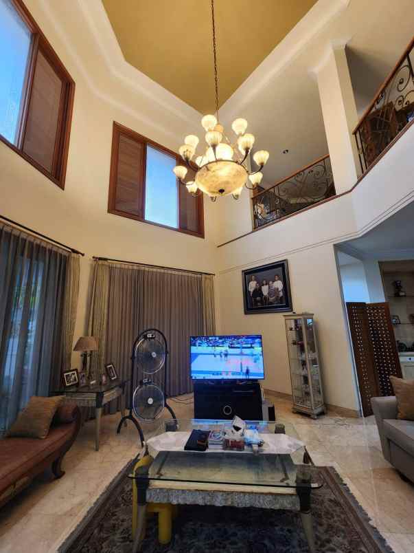 dijual rumah pondok indah tangerang selatan