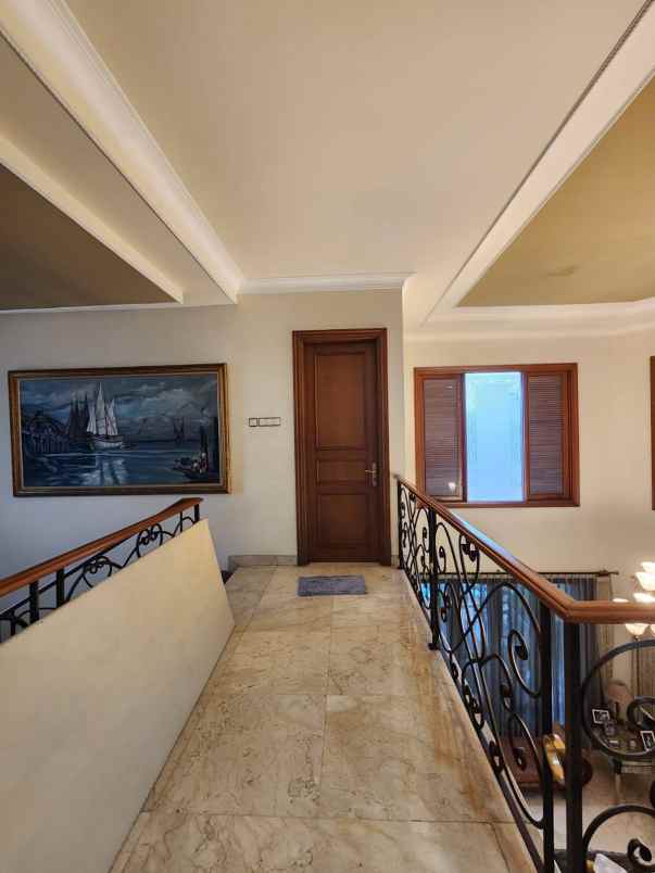 dijual rumah pondok indah tangerang selatan