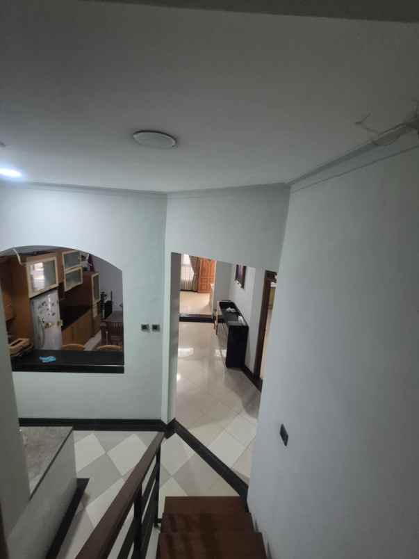 dijual rumah pondok kelapa