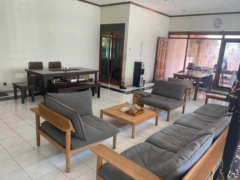 dijual rumah prapen indah