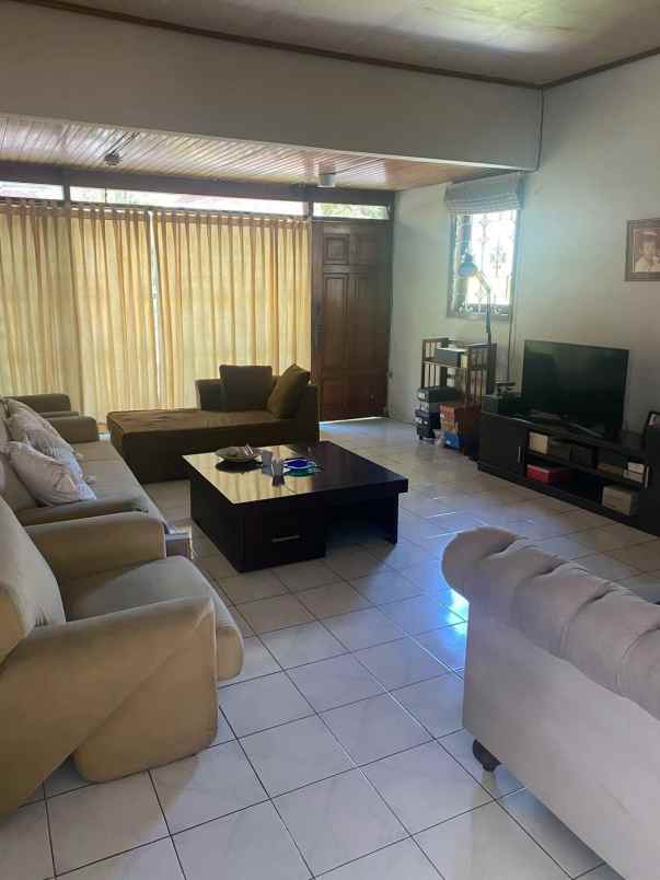 dijual rumah prapen indah