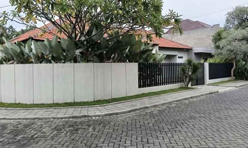 dijual rumah prapen indah