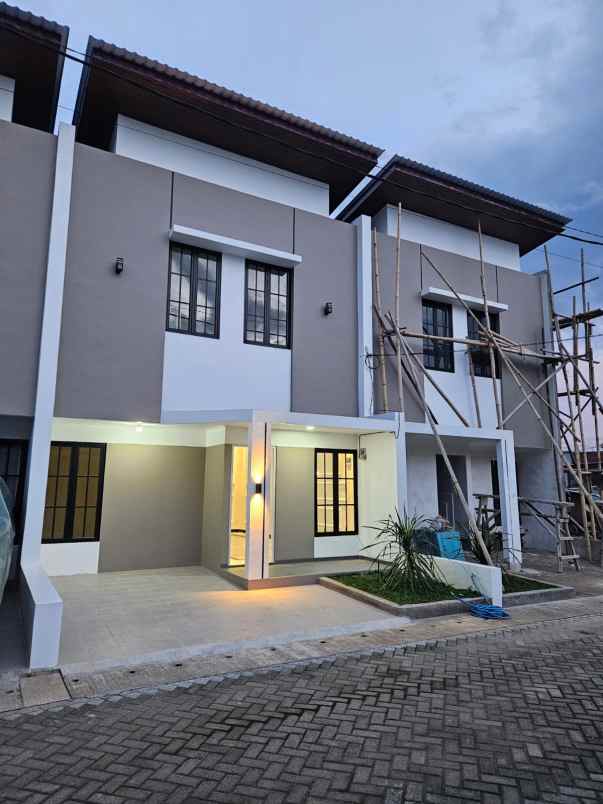 dijual rumah premier village cimuning