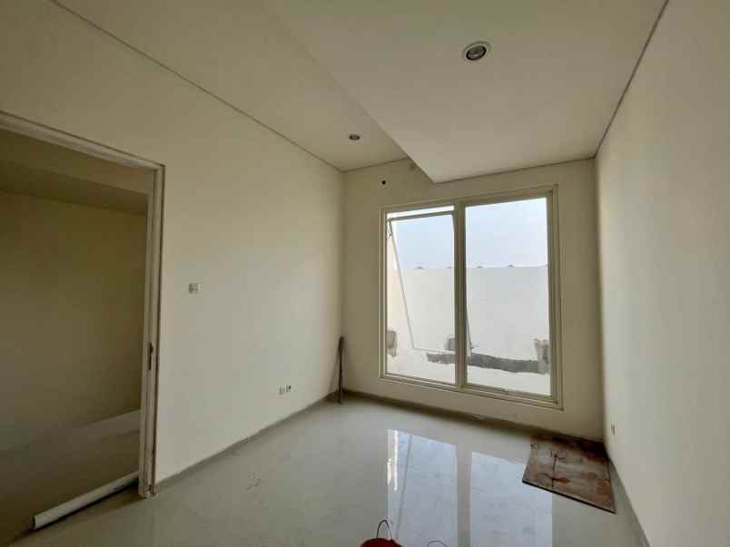 dijual rumah puri indah ketintang