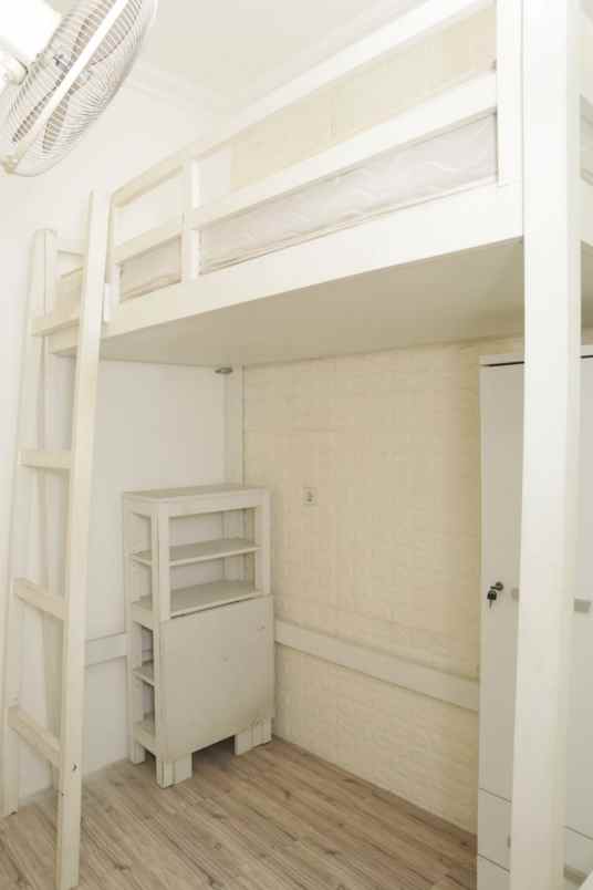 dijual rumah puri mas