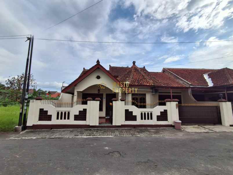 dijual rumah purwomartani